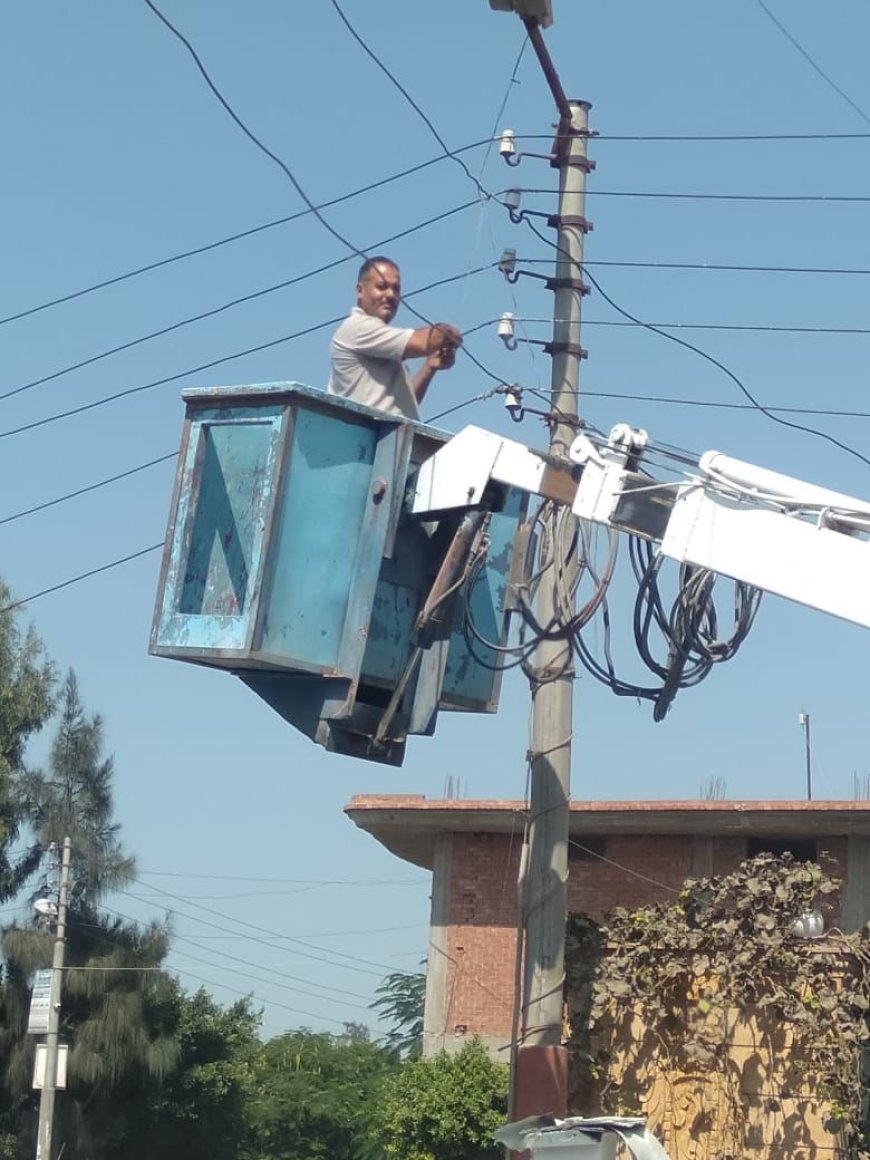 حملات نظافة وإزالة الإشغالات ورفع كفاءة الإنارة بمدن ومراكز كفر الشيخ