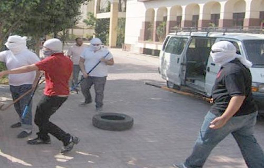 احتجاز أحد الاعلامين من البلطجية   وقاموا بتهديده وسرقته والتنكيل به تحت تهديد السلاح