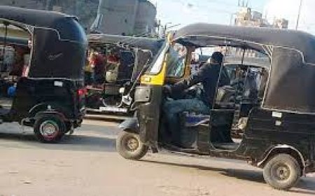 «التوك توك» في الرياض.. أزمة معقدة تحتاج حلولًا جذرياً
