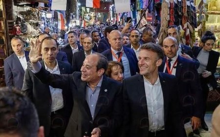 الرئيس السيسي يصطحب ماكرون في جولة ليلة لخان الخليلي والجمالية