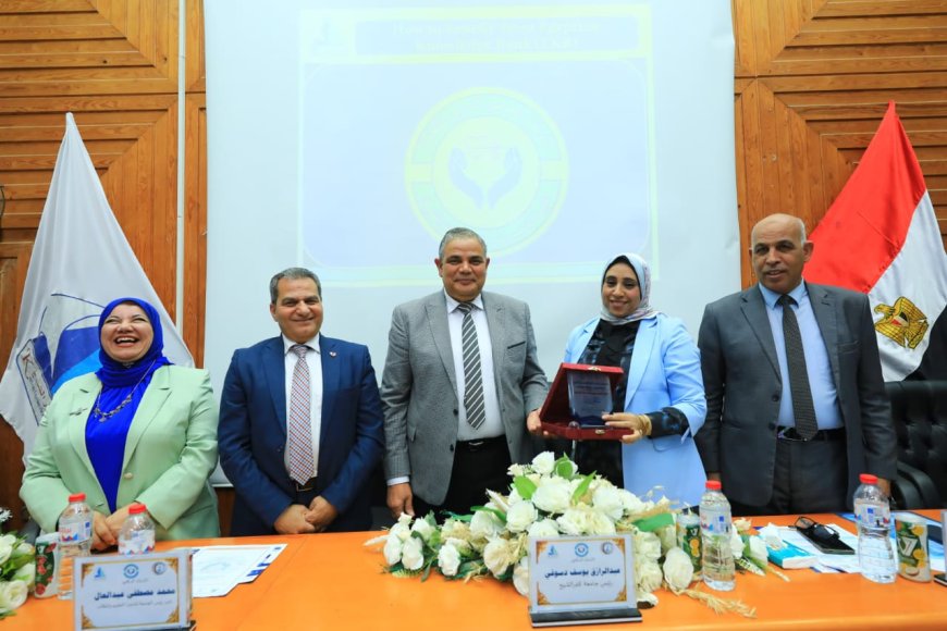 رئيس جامعة كفر الشيخ يشهد انطلاق فعاليات المؤتمر الدولي الثالث والعلمى الخامس بكلية التمريض بالجامعة