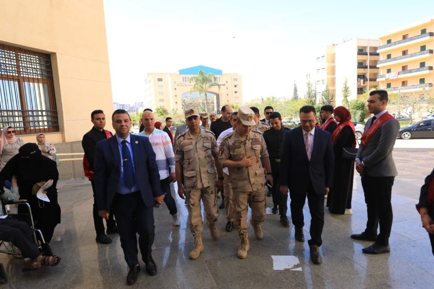 رئيس جامعة كفر الشيخ يستقبل العميد اركان حرب رئيس منطقة تجنيد وتعبئة المنصورة