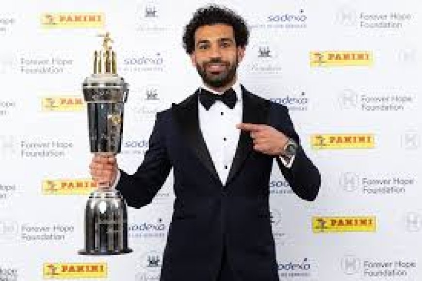 الفرعون المصري ملك انجلترا يتسلم جائزة أفضل لاعب في الدوري الإنجليزي