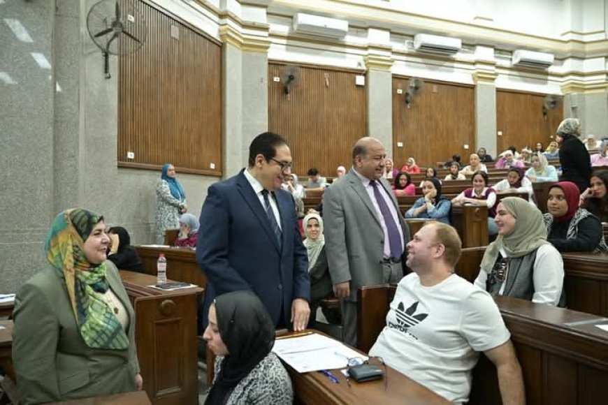 رئيس جامعة القاهرة يتفقد الامتحانات