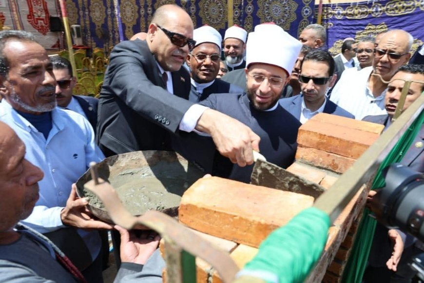 وضع حجر أساس مسجد السيدة زينب الكبرى بالبحر الأحمر