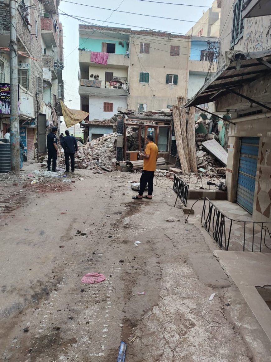 مصرع شخص كان بسيارة أثناء انهيار العقار المنهار برياض كفر الشيخ 