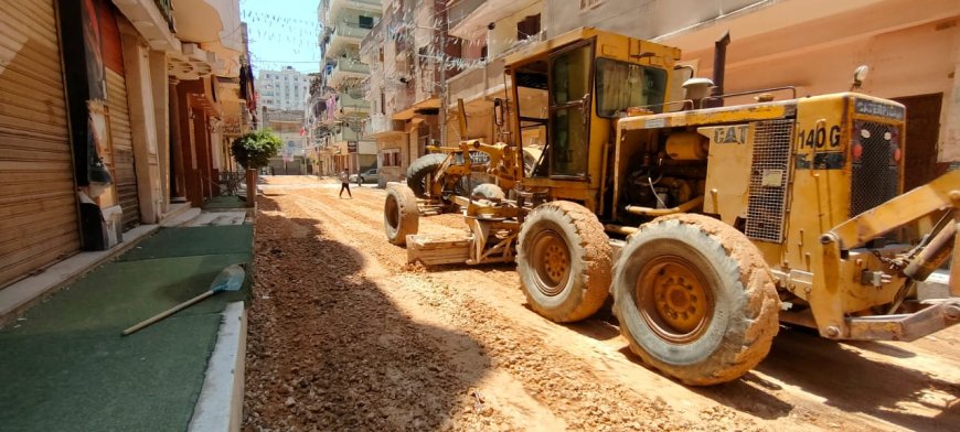محافظ كفرالشيخ يتابع أعمال الرصف بشوارع غرب العاصمة ضمن مشروعات الخطة الاستثمارية 2026/2025