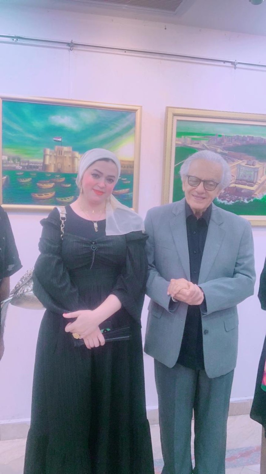 الفنان العالمي محمد شاكر يفتتح "أمواج 6" بقصر ثقافة الأنفوشي.. والفنانة أماني شحات تتألق بإبداعات تشكيلية