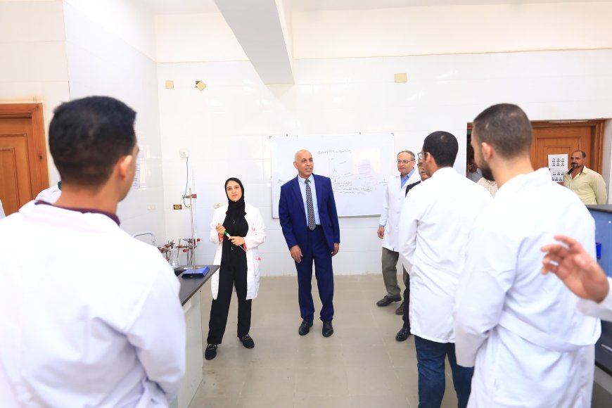 رئيس جامعة كفر الشيخ يتفقد سير العملية التعلمية بالجامعة  الأهلية ويؤكد: طلابنا محور اهتمامنا ونسعى لتوفير بيئة تعليمية متميزة