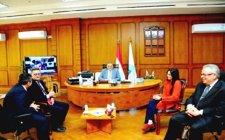 رئيس جامعة كفر الشيخ يستقبل المستشار الثقافي الإسباني