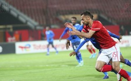 الأهلى يستطلع "الهلال" فى دوري الأبطال أمام بطل السودان الليلة فى سهرة رمضانية.. كولر يطالب لاعبيه بهدف مبكر لقتل المباراة وحصد تذكرة التأهل لدور الثمانية.. وفلوران يسعى لتحقيق المفاجأة من قلب القاهرة