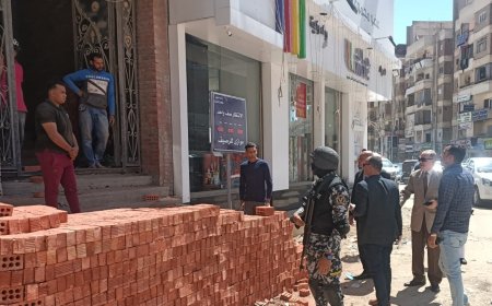 محافظ كفر الشيخ يتفقد المشروعات الخدمية وتوسعة الشوارع وتبطين الترع ويوقف حالة بناء مخالف