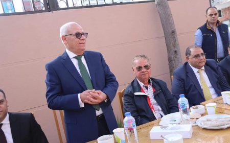 محافظ بورسعيد يزور دار المسنين و جمعية تحسين الصحة لتقديم التهنئة بمناسبة عيد الفطر المبارك