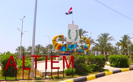 توافد عدد من الأهالي لقضاء أول أيام عيد الفطر بشواطئ مصيف بلطيم الـ6.. صور