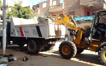 محافظ أسيوط: رفع 656 طن مخلفات وتسوية وتمهيد طرق خلال حملات بـ 5 مراكز