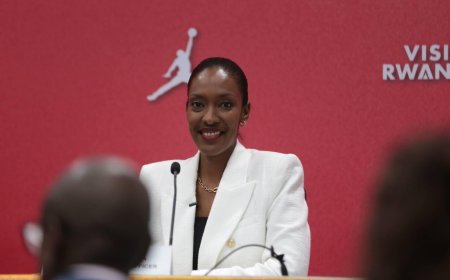 مؤتمر صحفي لوزيرة السياحة الرواندية علي هامش BAL