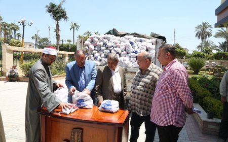 محافظ كفر الشيخ: توزيع 40 ألف و 800 شنطة  من بين 65 ألف شنطة على الاسر المستحقة