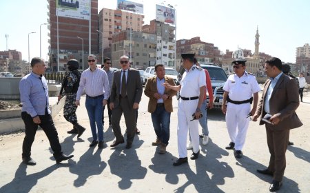 محافظ كفر الشيخ يتفقد المشروعات الخدمية وتمهيد ورصف الطرق ويتابع الحركة المرورية