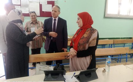 وكيل وزارة التربية والتعليم بكفرالشيخ يطمئن على أداء 95 ألف و986 طالب بالسادس  والأول الثانوي الامتحانات