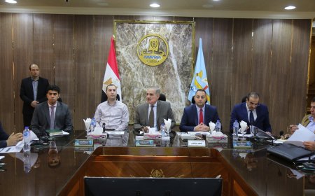 محافظ كفر الشيخ يناقش الخطة الاستثمارية ويعلن عن دعم المحافظة ب 45 مليون جنيه لتنفيذ مشروعات تنموية لصالح المواطن
