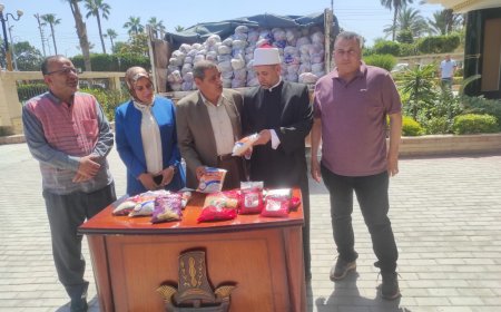 توزيع 44 ألف و 800 شنطة  من بين 65 ألف شنطة على الاسر المستحقة بكفرالشيخ 