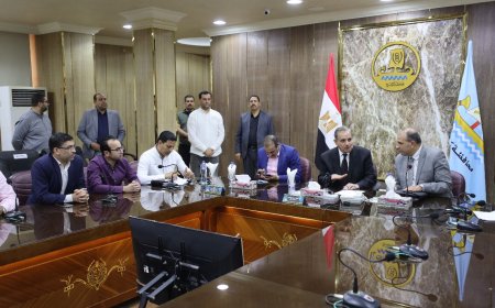 محافظ كفر الشيخ يبحث مع وفد الجهاز المركزي للتنظيم والإدارة توفيق أوضاع الدفعة الثانية من المتعاقدين