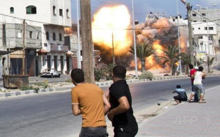 لحظة استهداف منزل شمال قطاع غزة