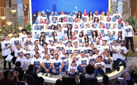 كورال هارموني يظهر بتيشرت حملة مانحي الأمل العالمية في برنامج مني الشاذلى