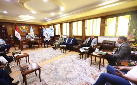 محافظ كفر الشيخ يستمع لطلبات أعضاء مجلسي النواب والشيوخ ويوجه بسرعة حلها