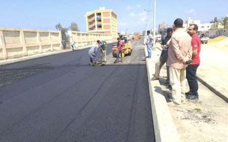 أعمال توسعة ورصف وتطوير بشوارع عدد من مدن ومراكز محافظة كفر الشيخ 