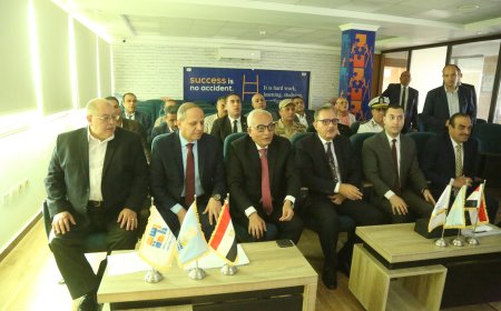 وزير التربية والتعليم ومحافظ كفر الشيخ يترأسان غرفة العمليات بكفر الشيخ لمتابعة امتحانات الثانوية العامة