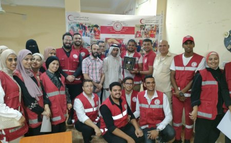 مائه يوم عطاء فاعليه نظها الهلال الأحمر لتكريم الفريق العمل