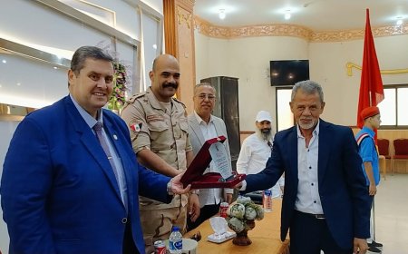 مدير مديريه التربيه والتعليم يكرم المحالين علي المعاش لما قدموه من جهد وعطاء