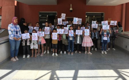 الإحتفال باليوم العالمي للعمل الإنساني أطفال يعبرون عن صور العمل الإنساني ورأفة الإنسان بالطيور والحيوان برسومات بمتحف كفر الشيخ 