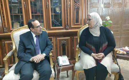 محافظ شمال سيناء يستقبل نيفين القباج خلال زيارتها لسيناء