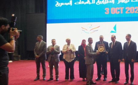 محافظ كفر الشيخ ونائبه ورئيس الجامعة يكرمون الفائزين والمشاركين في المهرجان الثالث للأسر الطلابية بالجامعات