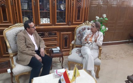 10أطنان من المواد الغذائية والدوائيه تحملها طائره كولومبيا بمطار العريش