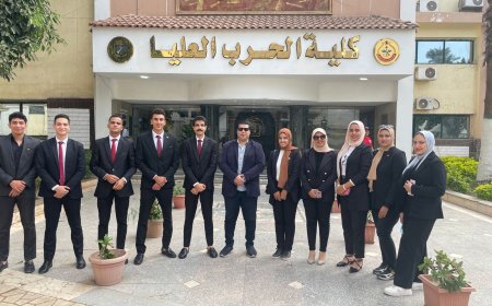 طلاب جامعة كفرالشيخ في معرض الكتاب بالأكاديمية العسكرية للدراسات العليا والاستراتيجية