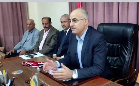 الدكتور طارق عمارة «يغرس» الأمل في نفوس الطلبة الموهوبين 