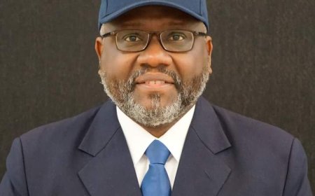 الأمين العام للاتحاد العربي لرواد الكشافة والمرشدات الرائد الكشفي أ/ناصر أبل يعتد فريق عمل مسابقة يوم الرائد العربي ٢٠٢٣م 