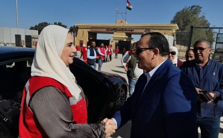 القباج والخولي يتفقدان المساعدات المتوجه إلي قطاع غزه من خلال معبر رفح