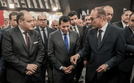 وزيرا الرياضة والصناعة يتفقدان جناح شركة استادات الوطنية بمعرض "اكسبو"