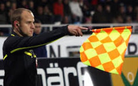 الحكم المساعد  يلغي هدف تقدم الأهلي أمام الزمالك فى نهائي الكأس بالدقيقة 53