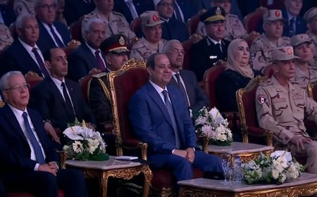 الرئيس يستمع لأبناء الشهداء حول تضحيات آبائهم ومصابي القوات المسلحة