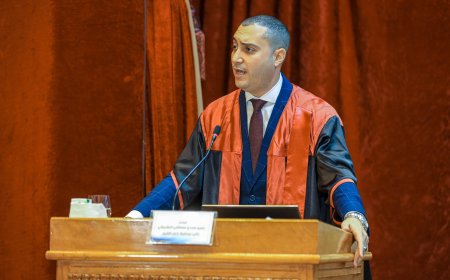 محافظ كفر الشيخ  يهنئ " نائب المحافظ " لحصوله علي درجة الدكتوراة بحقوق طنطا.. بعنوان { دور الإدارة المحلية في تحقيق الاستقرار السياسي في الدولة} 