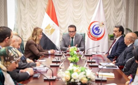 وزير الصحة يوقع بروتوكول تعاون مشترك بين الوزارة والأكاديمية الوطنية لتدريب وتأهيل الشباب في عدة مجالات