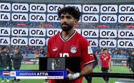 مروان عطية يحصل علي جائزة أفضل لاعب في مباراة مصر و نيوزيلندا