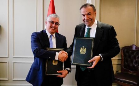 اقتصادية قناة السويس توقع عقد مشروع مجموعة إروغلو DNM التركية بالقنطرة غرب