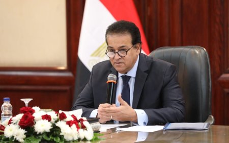 وزير الصحة يعقد اجتماعه الدوري بقيادات الوزارة لمناقشة خطة التأمين الطبي خلال الاحتفال بعيد الفطر