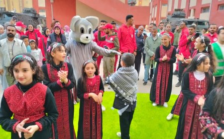 شوشه يؤدي صلاه عيد الفطر مع  الأشقاء الفلسطينيين بشمال سيناء